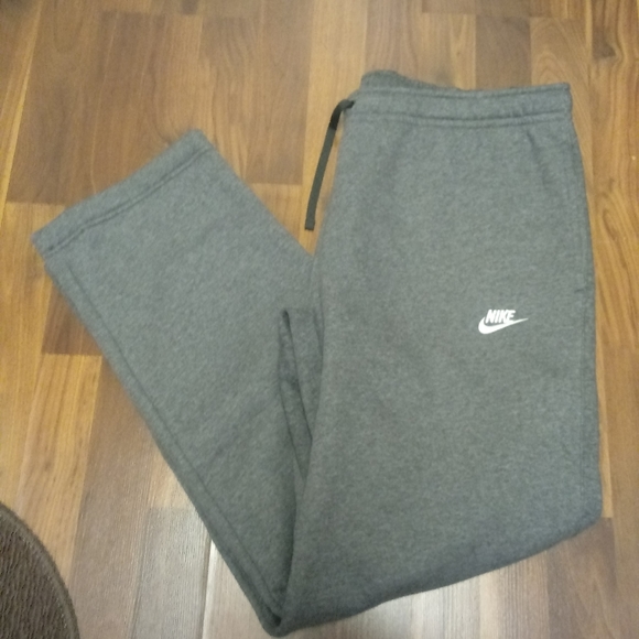 nike standard fit straight leg regular length sweatpants